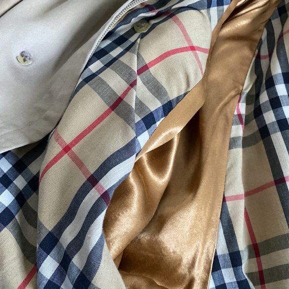 Burberry Tan Trench Coat - Picture 13 of 15